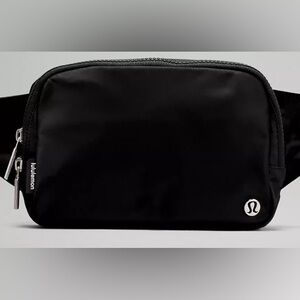 Lululemon Everywhere Belt Bag *Wordmark LARGE - Black